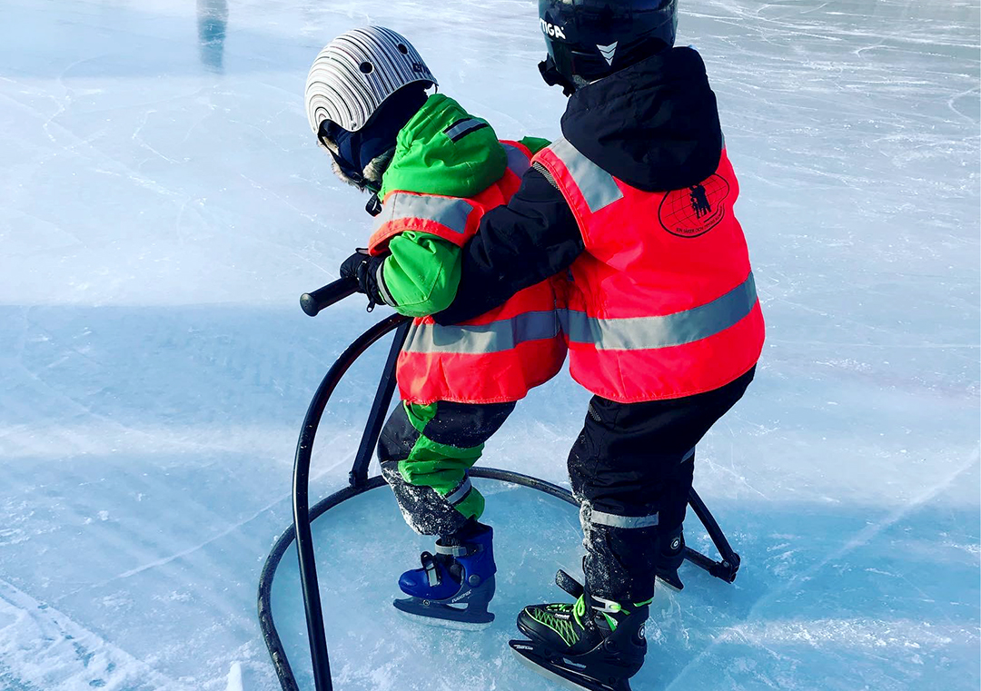 Förskolebarn på is