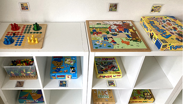 Bildstöd som tydliggör vilka spel som erbjuds barnen.