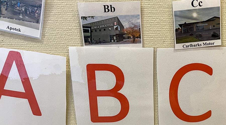 Bild från anslagstavla på bokstäver och bilder från närområdet som börjar på dem.