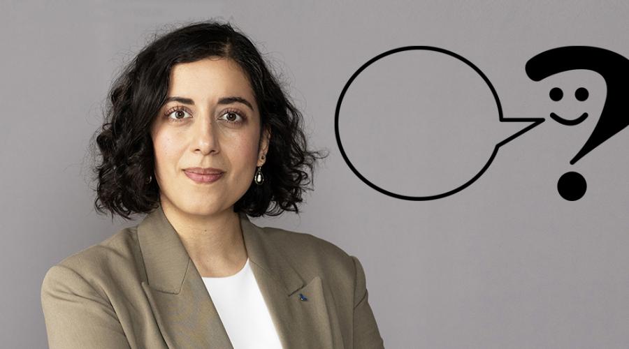 Simona Mohamsson, pratbubbla och frågetecken.