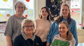 Pedagogerna på Kunskapshusets förskola. Bakre raden från vänster: Malin Ek, Zylfije Krasniqi och Rebecca Gangenäs. Främre raden från vänster: Carina Freitas(rektor) samt Ellinor.  Foto: privat. 