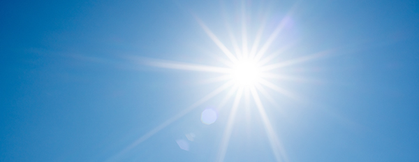 sol och klarblåhimmel